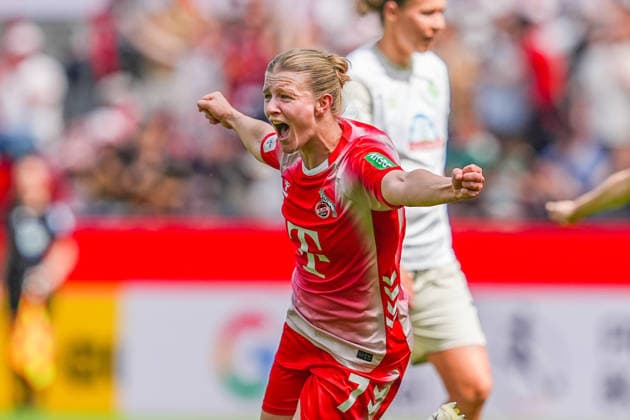 02 05 2026, xydrx, Women, Soccer, 1 Women Bundesliga, 1 FC Köln SV Werder Bremen, Season 2025 2026, RheinEnergieSTADION Goal celebration after the goal to 2 0 for FC Köln by scorer Anna Lena Stolze FC Köln, 7 DFB regulations prohibit any use of photographs as image sequences and or quasi video Copyright: HMBxMedia YannisxDreimann
