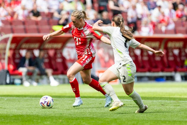 Google Pixel Women Bundesliga 1 FC Köln SV Werder Bremen 02 05 2026 Pauline Bremer 1 FC Köln, 11 , Chiara D Angelo Werder Bremen, 2 on matchday 24 of the Google Pixel Women Bundesliga in the match between 1 FC Köln and SV Werder Bremen on 02 05 2026 at RheinEnergie Stadion in Cologne, Germany Copyright: xBEAUTIFULxSPORTS Meuselx