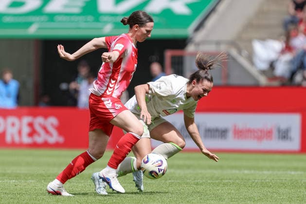 from left Sara Agrez 1 FC Köln, 4 and Maja Sternad SV Werder Bremen, 11 in a duel, dynamic, action, action, game scene, THE DFB GUIDELINES PROHIBIT ANY USE OF PHOTOGRAPHS AS IMAGE SEQUENCES AND OR QUASI VIDEO DFB REGULATIONS PROHIBIT ANY USE OF PHOTOGRAPHS AS IMAGE SEQUENCES AND OR QUASI VIDEO , 02 05 2026, Bremen Germany , Football, Regionalliga Nord, SV Werder Bremen II Hamburger SV II xobx