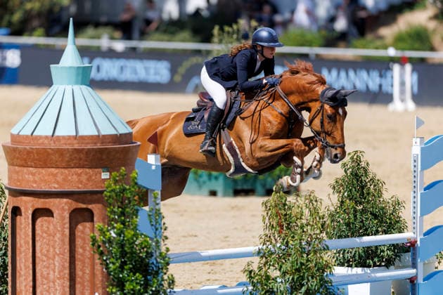Sport Bilder des Tages MANNHEIM - Maimarkt-Turnier 2026, MANNHEIM - Maimarkt-Turnier 2026 REITZNER Elena-Malin (GER), Chadon Vio PS Deutschlands U25 Springpokal der Stiftung deutscher Pferdesport und Holger Hetzel Nat. Jumping Competition S** (1.45 m) Mannheim, Reitstadion Maimarkt 02. May 2026 - *** MANNHEIM Maimarkt Turnier 2026, MANNHEIM Maimarkt Turnier 2026 REITZNER Elena Malin GER , Chadon Vio PS Deutschlands U25 Springpokal der Stiftung deutscher Pferdesport and Holger Hetzel Nat Jumping Competition S 1 45 m Mannheim, Reitstadion Maimarkt 02 May 2026