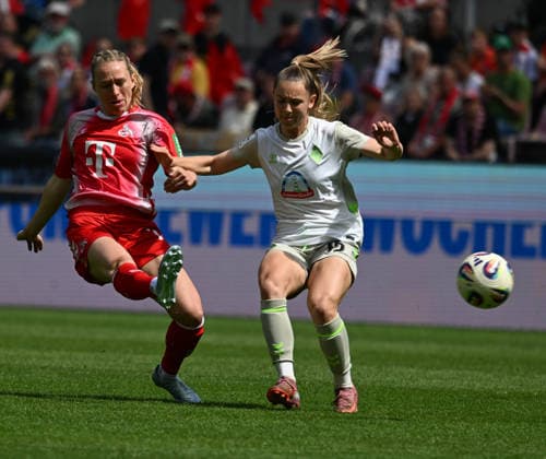 15 04 2026, xophax, Fußball , Frauen Bundesliga Google Pixel Frauen Bundesliga 25 26 1 FC Köln vs Werder Bremen Pauline Bremer , left 1 FC Köln and Michelle Weiß , right Werder Bremen DFL DFB REGULATIONS PROHIBIT ANY USE OF PHOTOGRAPHS as IMAGE SEQUENCES and or QUASI VIDEO Koeln