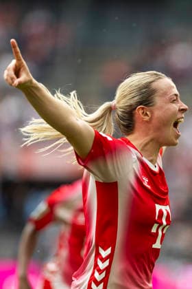 Google Pixel Womens Bundesliga 1 FC Köln SV Werder Bremen 02 05 2026 Sandra Maria Jessen 1 FC Köln, 6 cheers after her goal for 3 0 on matchday 24 of the Google Pixel Womens Bundesliga during the match between 1 FC Köln and SV Werder Bremen on 02 05 2026 at RheinEnergie Stadion in Cologne, Germany Copyright: xBEAUTIFULxSPORTS Meuselx