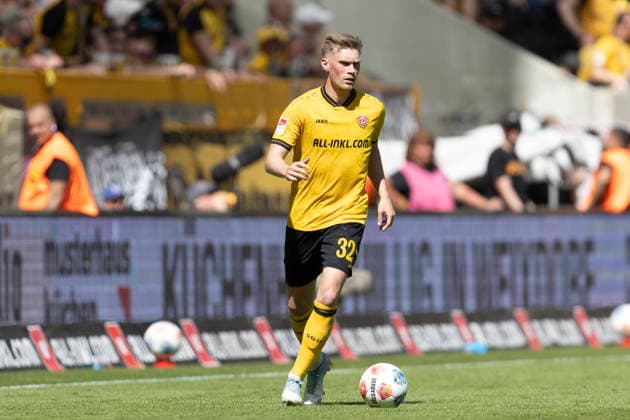 GER, Dresden, Soccer, 2 Bundesliga, Matchday 32, SG Dynamo Dresden vs 1 FC Kaiserslautern pictured from l Jonas Sterner SG Dynamo Dresden 32 , cropped 02 05 2026, Rudolf Harbig Stadion Dresden DFB DFL REGULATIONS PROHIBIT ANY USE OF PHOTOGRAPHS AS IMAGE SEQUENCES AND OR QUASI VIDEO, Copyright: HMBxMedia PaulxFritz