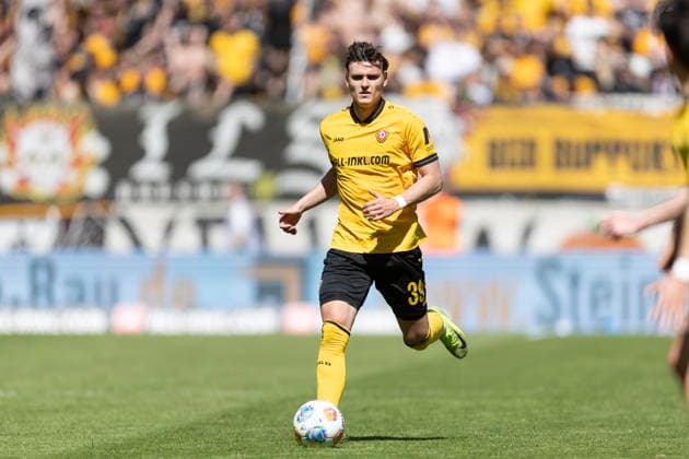GER, Dresden, Soccer, 2 Bundesliga, Matchday 32, SG Dynamo Dresden vs 1 FC Kaiserslautern in picture from l Thomas Keller SG Dynamo Dresden 39 , Action with ball 02 05 2026, Rudolf Harbig Stadion Dresden DFB DFL REGULATIONS PROHIBIT ANY USE OF PHOTOGRAPHS AS IMAGE SEQUENCES AND OR QUASI VIDEO, Copyright: HMBxMedia PaulxFritz