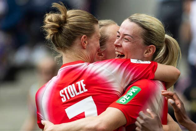 Google Pixel Womens Bundesliga 1 FC Köln SV Werder Bremen 02 05 2026 Sandra Maria Jessen 1 FC Köln, 6 celebrates after her goal for 3 0 with Anna Lena Stolze 1 FC Köln, 7 on matchday 24 of the Google Pixel Womens Bundesliga in the match between 1 FC Köln and SV Werder Bremen on 02 05 2026 at RheinEnergie Stadion in Cologne, Germany Copyright: xBEAUTIFULxSPORTS Meuselx