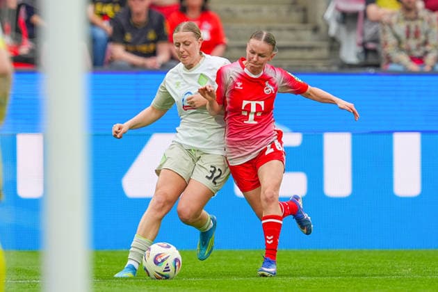 02 05 2026, xydrx, Women, Football, 1 Women Bundesliga, 1 FC Köln SV Werder Bremen, Season 2025 2026, RheinEnergieSTADION Sarah Gutmann SV Werder Bremen, 32 in duel against Laura Donhauser FC Köln, 25 DFB regulations prohibit any use of photographs as image sequences and or quasi video Copyright: HMBxMedia YannisxDreimann