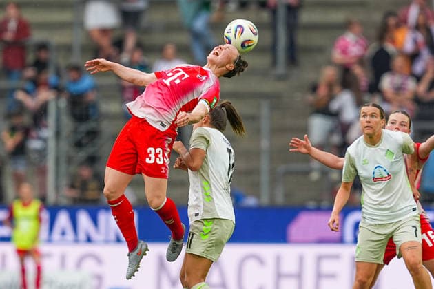 Sport Bilder des Tages 02.05.2026, xydrx, Frauen, Fußball, 1.Frauen-Bundesliga, 1.FC Köln - SV Werder Bremen, Saison 2025 2026, RheinEnergieSTADION: Marina Hegering (FC Köln, 33) im Zweikampf gegen Maja Sternad (SV Werder Bremen, 11) DFB regulations prohibit any use of photographs as image sequences and or quasi-video. *** 02 05 2026, xydrx, Women, Football, 1 Women Bundesliga, 1 FC Köln SV Werder Bremen, Season 2025 2026, RheinEnergieSTADION Marina Hegering FC Köln, 33 in duel against Maja Sternad SV Werder Bremen, 11 DFB regulations prohibit any use of photographs as image sequences and or quasi video Copyright: HMBxMedia YannisxDreimann