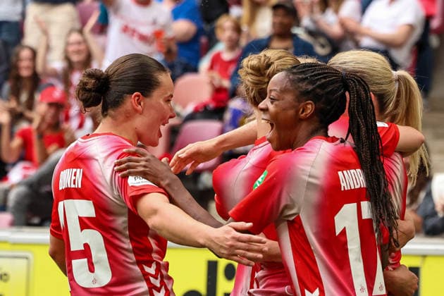 Germany Google Pixel Women Bundesliga 2025 2026 24 Matchday, 1 FC Köln vs SV Werder Bremen, Saturday, 02 05 2026 Rhein Energie Stadion, Nordrhein Westfalen Stadion Amelie Bohnen 1 FC Köln, 15 and Lydia Andrade 1 FC Köln, 17 cheering after the goal for Köln Copyright: xSümeyyexAkcöltekinx