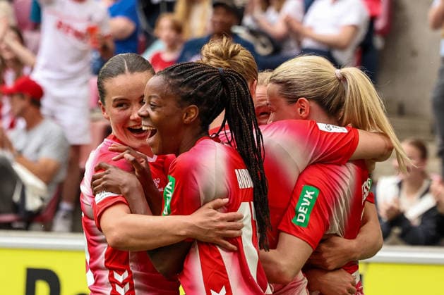 Germany Google Pixel Women Bundesliga 2025 2026 24 Matchday, 1 FC Köln vs SV Werder Bremen, Saturday, 02 05 2026 Rhein Energie Stadion, Nordrhein Westfalen Stadion Amelie Bohnen 1 FC Köln, 15 and Lydia Andrade 1 FC Köln, 17 cheering after the goal for Köln Copyright: xSümeyyexAkcöltekinx