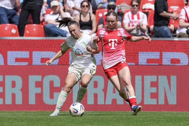 from left Maja Sternad SV Werder Bremen, 11 and Carlotta Imping 1 FC Köln, 14 in a duel, dynamic, action, action, game scene, THE DFB GUIDELINES PROHIBIT ANY USE OF PHOTOGRAPHS AS IMAGE SEQUENCES AND OR QUASI VIDEO DFB REGULATIONS PROHIBIT ANY USE OF PHOTOGRAPHS AS IMAGE SEQUENCES AND OR QUASI VIDEO , 02 05 2026, Cologne Germany , Football, Google Pixel Women Bundesliga, 1 FC Köln SV Werder Bremen xobx