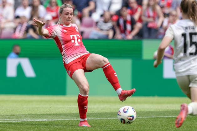 Sandra Maria Jessen 1 FC Köln, 6 on the ball, single image, full body, action, action, match scene, THE DFB GUIDELINES PROHIBIT ANY USE OF PHOTOGRAPHS AS IMAGE SEQUENCES AND OR QUASI VIDEO DFB REGULATIONS PROHIBIT ANY USE OF PHOTOGRAPHS AS IMAGE SEQUENCES AND OR QUASI VIDEO , 02 05 2026, Cologne Germany , Soccer, Google Pixel Womens Bundesliga, 1 FC Köln SV Werder Bremen xobx