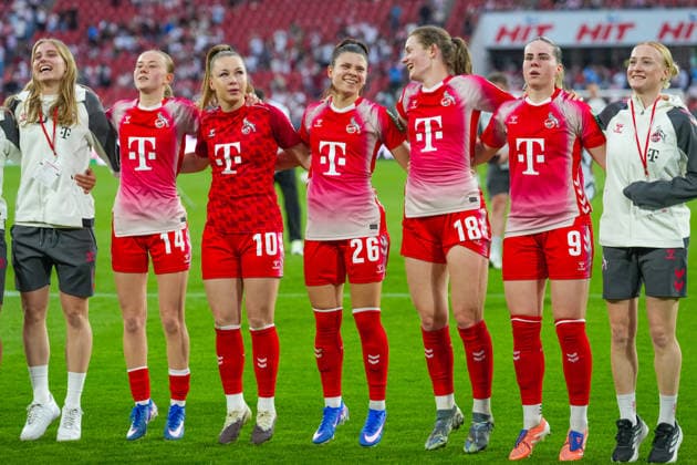 02 05 2026, xydrx, Women, Football, 1 Women Bundesliga, 1 FC Köln SV Werder Bremen, Season 2025 2026, RheinEnergieSTADION Carlotta Imping FC Köln, 14 Weronika Zawistowska FC Köln, 10 Martyna Wiankowska FC Köln, 26 Taylor Ziemer FC Köln, 18 Adriana Achcinska FC Köln, 9 bejubeln den Sieg DFB regulations prohibit any use of photographs as image sequences and or quasi video Copyright: HMBxMedia YannisxDreimann
