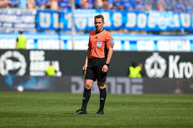 2 Bundesliga 25 26 Arminia Bielefeld VfL Bochum on 02 05 2026 at SchücoArena in Bielefeld Referee Stieler, Tobias MT