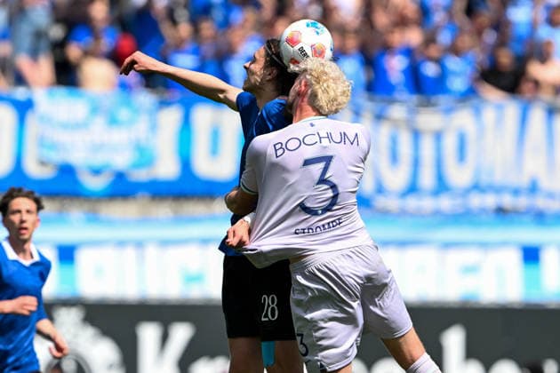 2 Bundesliga 25 26 Arminia Bielefeld VfL Bochum on 02 05 2026 at SchücoArena in Bielefeld Roberts UldriÄ-is Bielefeld in a duel against Philipp Strompf Bochum MT