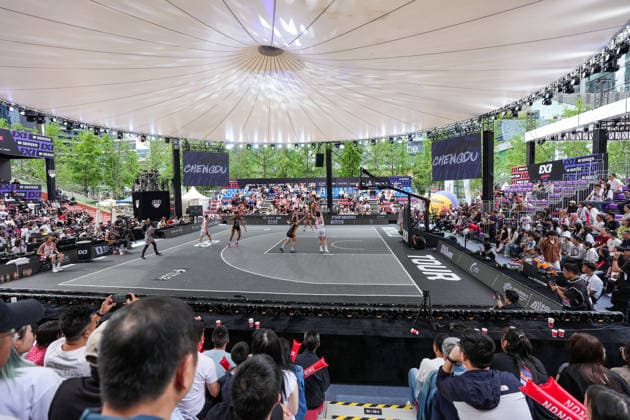 (260502) -- CHENGDU, May 2, 2026 -- People watch the semifinal match between China and Germany at the FIBA 3x3 Women s Series Chengdu Stop 2026 in Chengdu, southwest China s Sichuan Province, May 2, 2026. ) (SP)CHINA-CHENGDU-FIBA 3X3 WOMEN S SERIES CHENGDU STOP (CN) WangxXi 
