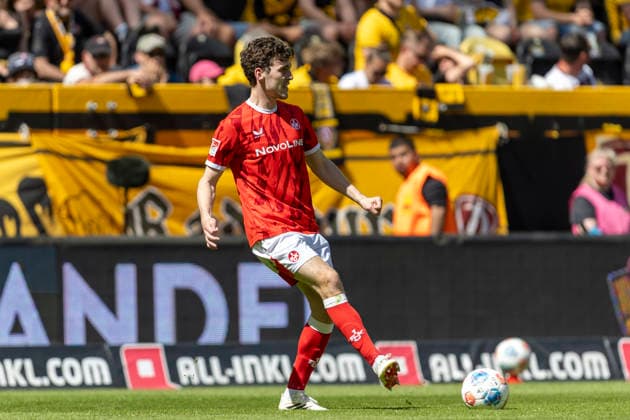 GER, Dresden, Soccer, 2 Bundesliga, Matchday 32, SG Dynamo Dresden vs 1 FC Kaiserslautern v l Jakob Rasmussen 1 FC Kaiserslautern 14 , Action with ball 02 05 2026, Rudolf Harbig Stadion Dresden DFB DFL REGULATIONS PROHIBIT ANY USE OF PHOTOGRAPHS AS IMAGE SEQUENCES AND OR QUASI VIDEO, Copyright: HMBxMedia PaulxFritz