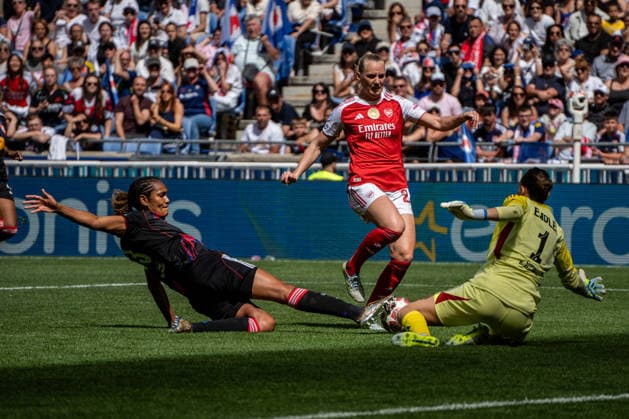 OL Lyonnes - Arsenal à Décines-Charpieu le 2 mai 2026. Nicolas Liponne MAXPPP - Décines-Charpieu 02 05 2026 Match de football entre l OL Lyonnes (Lyon) et Arsenal Women Football Club dans le cadre de la demi-finale retour de la ligue des champions féminin au Groupama Stadium à Décines-Charpieu le 2 mai 2026. Soccer match between OL Lyonnes (Lyon) and Arsenal Women s Football Club in the second leg of the Women s Champions League semifinals at Groupama Stadium in Décines-Charpieu on May 2, 2026. Décines-Charpieu Auvergne Rhône-Alpes France  Copyright: xMAXPPPxNicolasxLiponnex NLP202605029051 NLP202605029051