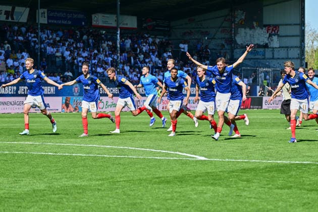 02 05 2026, Soccer, Men, 2 BL Bundesliga , Season 2025 2026, Holstein Kiel Eintracht Braunschweig, 32 Matchday Holstein Kiel celebrates relegation Kiel, Holstein Stadion Holstein Stadion Schleswig Holstein Germany