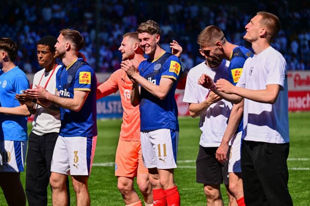 02 05 2026, Soccer, Men, 2 BL Bundesliga , Season 2025 2026, Holstein Kiel Eintracht Braunschweig, 32 Matchday Holstein Kiel celebrates relegation Alexander Bernhardsson Kiel, Holstein Stadion Holstein Stadion Schleswig Holstein Germany