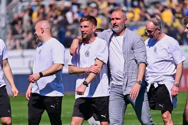 02 05 2026, Football, Men, 2 BL Bundesliga , Season 2025 2026, Holstein Kiel Eintracht Braunschweig, 32 Matchday Coach Tim Walter and Co-Coach Julian Hübner Holstein Kiel celebrates relegation Kiel, Holstein Stadion Holstein Stadion Schleswig Holstein Germany