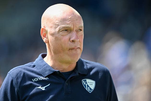 2 Bundesliga 25 26 Arminia Bielefeld VfL Bochum on 02 05 2026 at the SchücoArena in Bielefeld Coach Uwe Rösler Roesler Bochum pensive MT