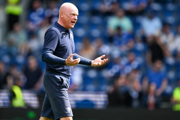 2 Bundesliga 25 26 Arminia Bielefeld VfL Bochum on 02 05 2026 in the SchücoArena in Bielefeld Coach Uwe Rösler Roesler Bochum dissatisfied, disappointed, disappointed, dejected MT