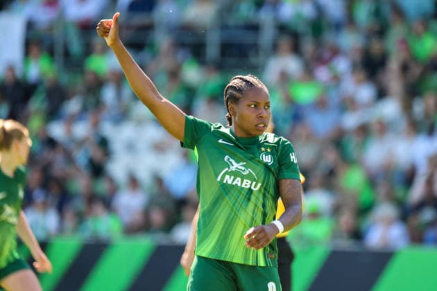Wolfsburg, Germany 02 May 2026 1 Womens Bundesliga 24 Matchday VfL Wolfsburg vs RB Leipzig In the picture Lineth Beerensteyn VfL Wolfsburg shows thumbs up Copyright: HMBxMedia MadeleinexFantini