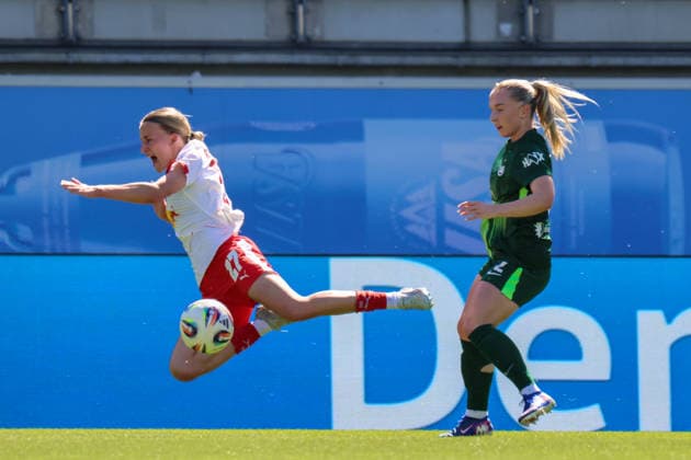 Wolfsburg, Germany 02 May 2026 1 Womens Bundesliga 24 Matchday VfL Wolfsburg vs RB Leipzig In the picture from left in the duel Marlene Müller Mueller RB Leipzig and Thea Bjelde VfL Copyright: HMBxMedia MadeleinexFantini