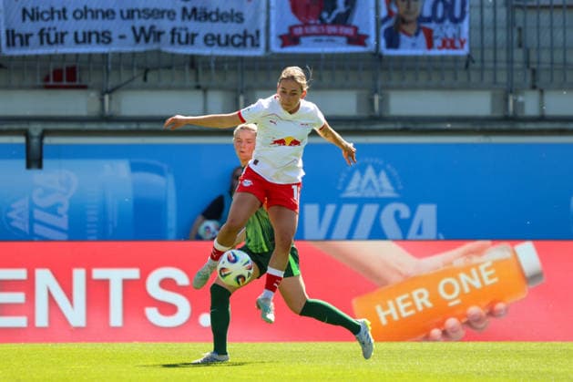 Wolfsburg, Germany 02 May 2026 1 Womens Bundesliga 24 Matchday VfL Wolfsburg vs RB Leipzig In the picture from left in the duel Justine Kielland VfL and Gina Chmielinksi RB Leipzig Copyright: HMBxMedia MadeleinexFantini