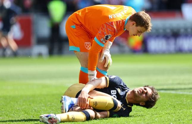 Konstantinos Mavropanos of West Ham United lies in pain after conceding an own goal Brentford v West Ham United, Premier League, Football, Gtech Community Stadium, London , UK - 02 May 2026London Gtech Community Stadium United Kingdom EDITORIAL USE ONLY No use with unauthorised audio, video, data, fixture lists, club league logos or live services. Online in-match use limited to 120 images, no video emulation. No use in betting, games or single club league player publications.  Copyright: xMichaelxZemanek Shutterstockx 16854504v