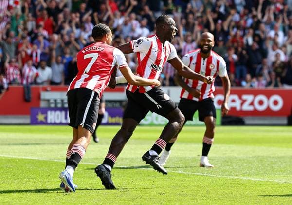 Michael Kayode of Brentford celebrates his sides first gaol - an own goal scored by Konstantinos Mavropanos of West Ham United Brentford v West Ham United, Premier League, Football, Gtech Community Stadium, London , UK - 02 May 2026London Gtech Community Stadium United Kingdom EDITORIAL USE ONLY No use with unauthorised audio, video, data, fixture lists, club league logos or live services. Online in-match use limited to 120 images, no video emulation. No use in betting, games or single club league player publications.  Copyright: xMichaelxZemanek Shutterstockx 16854504w