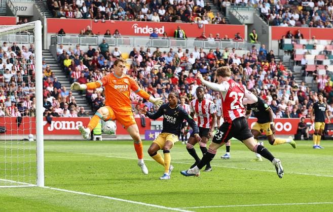 Mads Hermansen of West Ham United makes a save under pressure from Keane Lewis-Potter of Brentford Brentford v West Ham United, Premier League, Football, Gtech Community Stadium, London , UK - 02 May 2026London Gtech Community Stadium United Kingdom EDITORIAL USE ONLY No use with unauthorised audio, video, data, fixture lists, club league logos or live services. Online in-match use limited to 120 images, no video emulation. No use in betting, games or single club league player publications.  Copyright: xMichaelxZemanek Shutterstockx 16854504z
