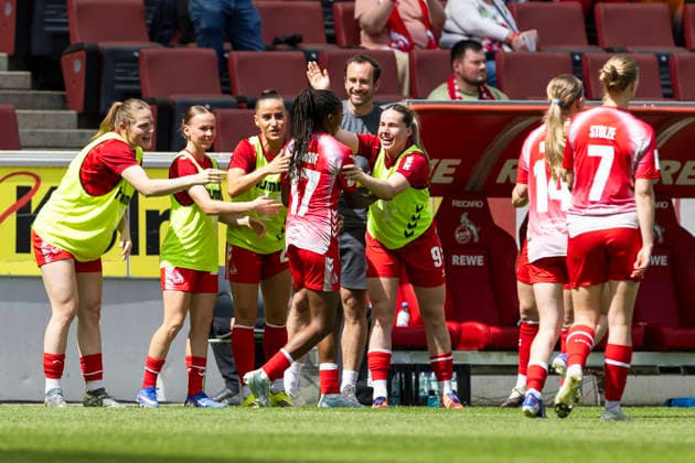 Google Pixel Women Bundesliga 1 FC Köln SV Werder Bremen 02 05 2026 Lydia Andrade 1 FC Köln, 17 celebrates after her goal with Taylor Ziemer 1 FC Köln, 18 , Laura Donhauser 1 FC Köln, 25 , Vanessa Leimenstoll 1 FC Köln, 29 and Adriana Achcinska 1 FC Köln, 9 on matchday 24 of the Google Pixel Women Bundesliga in the match between 1 FC Köln and SV Werder Bremen on 02 05 2026 at RheinEnergie Stadion in Cologne, Germany Copyright: xBEAUTIFULxSPORTS Meuselx