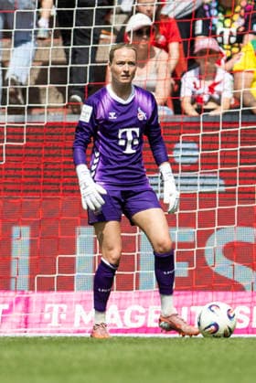 Google Pixel Women Bundesliga 1 FC Köln SV Werder Bremen 02 05 2026 Lisa Schmitz 1 FC Köln, 1 on matchday 24 of the Google Pixel Women Bundesliga in the match between 1 FC Köln and SV Werder Bremen on 02 05 2026 at RheinEnergie Stadion in Cologne, Germany Copyright: xBEAUTIFULxSPORTS Meuselx