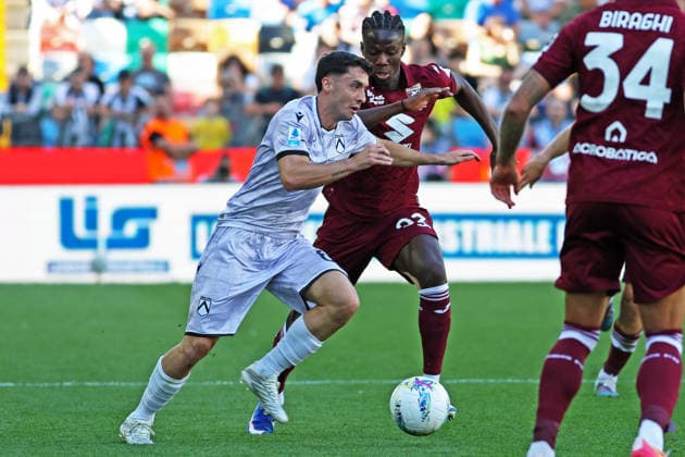 UdineseÕs Oier Zarraga fights for the ball with Torino s Alieu Njie during the Serie A soccer match between Udinese and Torino at the Bluenergy Stadium in Udine, north east Italy - Saturday, May 02,2026 - soccer  Copyright: xAndreaxBressanutti LaPressex
