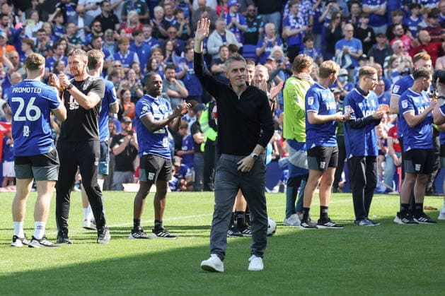 Ipswich Town v Queens Park Rangers, Sky Bet Championship Ipswich Town manager Kieran McKenna waves to the fans following the Ipswich Town v Queens Park Rangers Sky Bet Championship match at Portman Road, Ipswich, England on 2 May 2026 Credit: Sally Rawlins Every Second Media Editorial use only. All images are copyright Every Second Media Limited. No images may be reproduced without prior permission. Copyright: xIMAGO EveryxSecondxMediax ESM-1965-0140 SallyxRawlinsx xEveryxSecondxMediax
