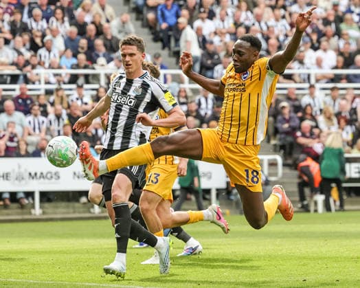 Premier League: Newcastle Untied v Brighton & Hove Albion Danny Welbeck of Brighton & Hove Albion fails to connect with the ball in front go goal during the Premier League match Newcastle Untied vs Brighton & Hove Albion at St. James s Park, Newcastle, United Kingdom on 02 May 2026 (Photo by Mark Cosgrove News Images) Newcastle St. James s Park Tyne and Wear United Kingdom Copyright: xMarkxCosgrove NewsxImagesx