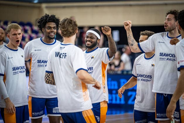 Rostock, Germany 02 May 2026 1 BBL 2025 2026 Sp 32 Rostock Seawolves vs Science City Jena In the picture The Seawolves team smiling on the pitch Copyright: xFotostandx xVoelkerx