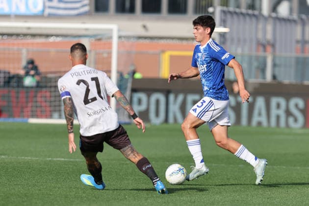 ComoÕs ComoÕs Alex Valle during the Serie A soccer match between Como and Napoli at the Giuseppe Sinigaglia stadium in Como, north Italy - May 2, 2026 - Soccer.  Copyright: xAntonioxSaiai LaPressex