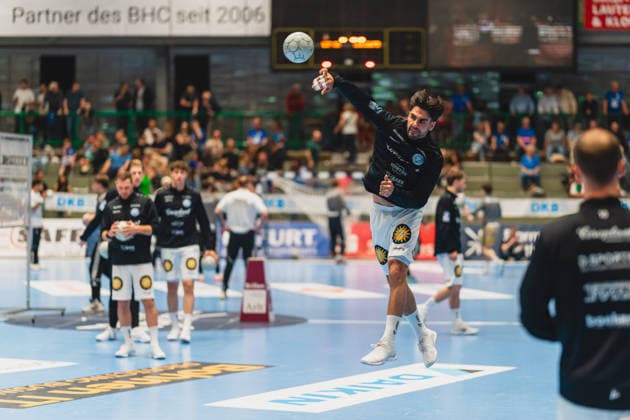 Eloy Morante Maldonado Bergischer HC, 33 when warming up Bergischer HC vs TSV Hannover Burgdorf, Handball, Daikin 1 HBL, Matchday 30, Season 2025 26, 02 04 2026, Bergischer HC vs TSV Hannover Burgdorf, Handball, Daikin 1 HBL, Matchday 30, Season 2025 26, 02 04 2026 Wuppertal Copyright: xEibner-Pressefoto LukasxBaldygax EP_LBA