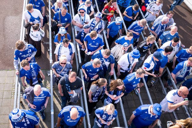 02 05 2026, Football, 2 Bundesliga, Season 2025 2026, Matchday 32, FC Schalke 04 Fortuna Düsseldorf, Fans FC Schalke 04, xRHR FOTO YYx Copyright: KROEGER RHR-FOTOx RHR-FOTO YY
