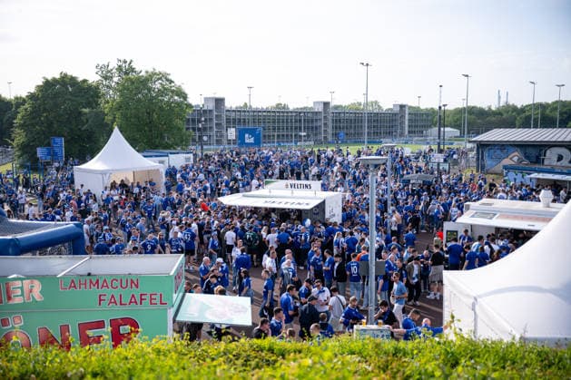 02 05 2026, Football, 2 Bundesliga, Season 2025 2026, Matchday 32, FC Schalke 04 Fortuna Düsseldorf, Fans FC Schalke 04, xRHR FOTO YYx Copyright: KROEGER RHR-FOTOx RHR-FOTO YY