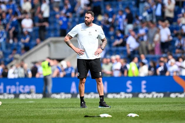 2 Bundesliga 25 26 Arminia Bielefeld VfL Bochum on 02 05 2026 at the SchücoArena in Bielefeld Coach Mitch Kniat Bielefeld MT