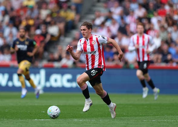 2nd May 2026; Gtech Community Stadium, Brentford, London, England; Premier League Football, Brentford versus West Ham United; Yehor Yarmoliuk of Brentford on the ball JPxFletcher