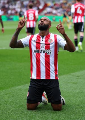 2nd May 2026; Gtech Community Stadium, Brentford, London, England; Premier League Football, Brentford versus West Ham United; Igor Thiago of Brentford celebrates after scoring his sides 2nd goal from a penalty in the 54th minute to make it 2-0 JPxFletcher