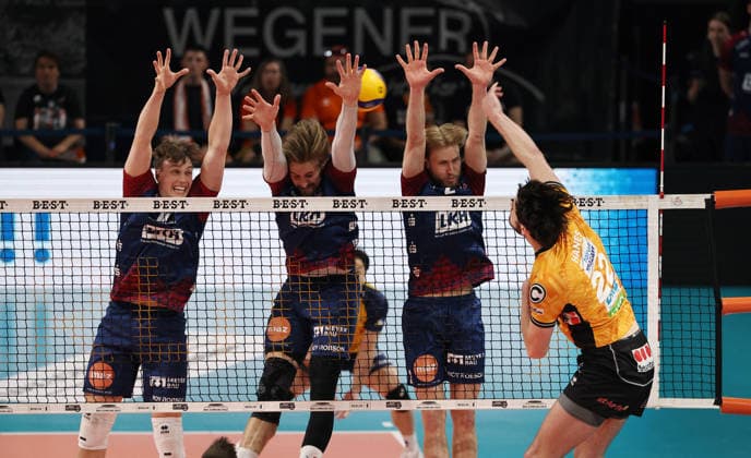 re Jake Hanes in attack duel Game scene Action Sport Volleyball Bundesliga Mens Play Off Final 2 Game Season 2025 2026 02 05 2026 BR Volleys Berlin BRV vs SVG Lüneburg