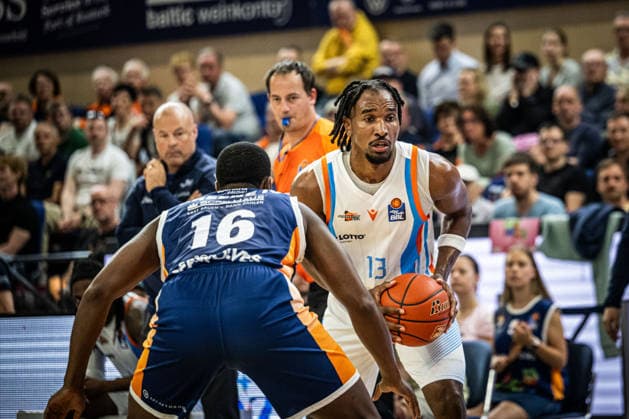 Rostock, Germany 02 May 2026 1 BBL 2025 2026 Sp 32 Rostock Seawolves vs Science City Jena In the picture from left Phillip Greene IV Rostock Seawolves and Keith Braxton JR Science City Jena Copyright: xFotostandx xVoelkerx