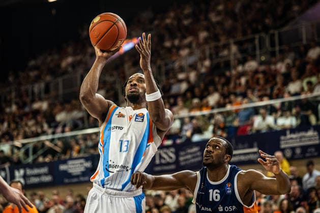 Rostock, Germany 02 May 2026 1 BBL 2025 2026 Sp 32 Rostock Seawolves vs Science City Jena Pictured from left Keith Braxton JR Science City Jena and Phillip Greene IV Rostock Seawolves Copyright: xFotostandx xVoelkerx