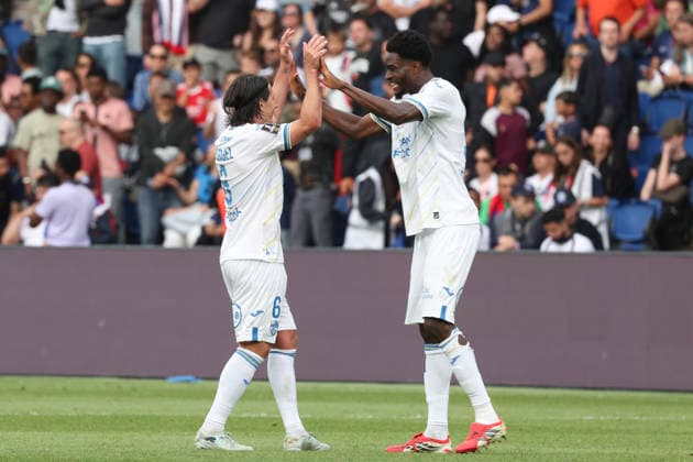 FOOTBALL : Paris Saint Germain Vs FC Lorient - Ligue 1 - 02 05 2026 Joie Lorient en fin de match - Laurent Abergel (FC Lorient) - Nathaniel Adjei (FC Lorient) ParisFrance  Copyright: xMichaelxBaucherx