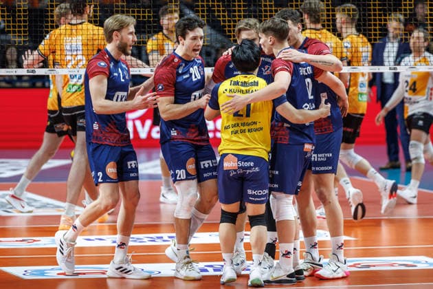 02 05 26, Berlin, Volleyball, Final, Matchday 2, Berlin Recycling Volleys SVG Lüneburg Sho Takahashi celebrates with his teammates after winning the point Final, Matchday 2, Berlin Recycling Volleys SVG Lüneburg
